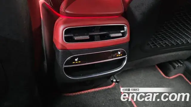 Genesis GV70 2021 — ფოტო 16/20