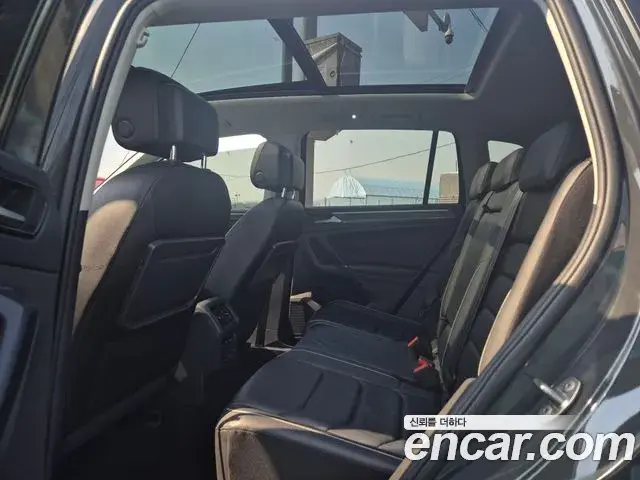 Volkswagen Tiguan 2018 — Şəkil 19/19
