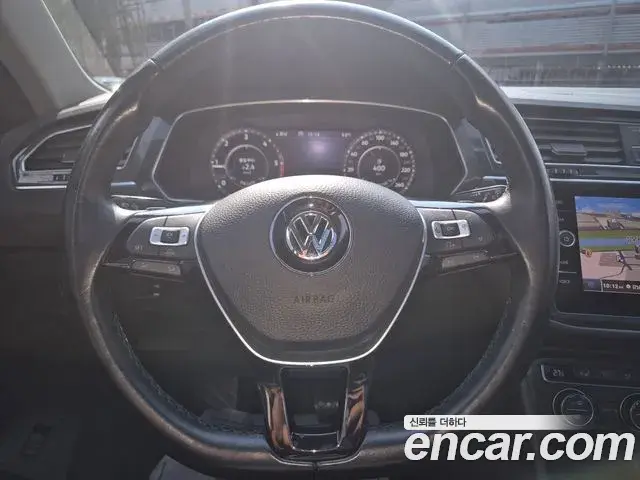 Volkswagen Tiguan 2018 — Şəkil 6/19