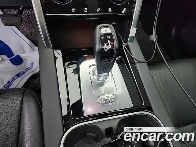 Land Rover Discovery Sport 2021 — Фото 6/20
