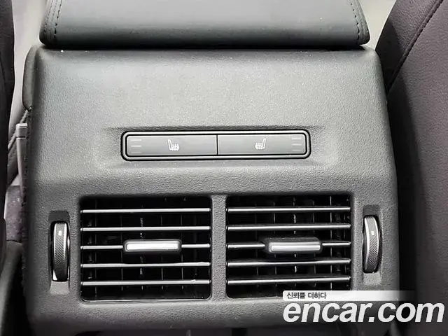 Land Rover Discovery Sport 2021 — Фото 12/20