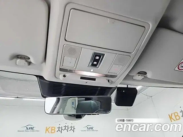 Land Rover Discovery Sport 2021 — Фото 16/20