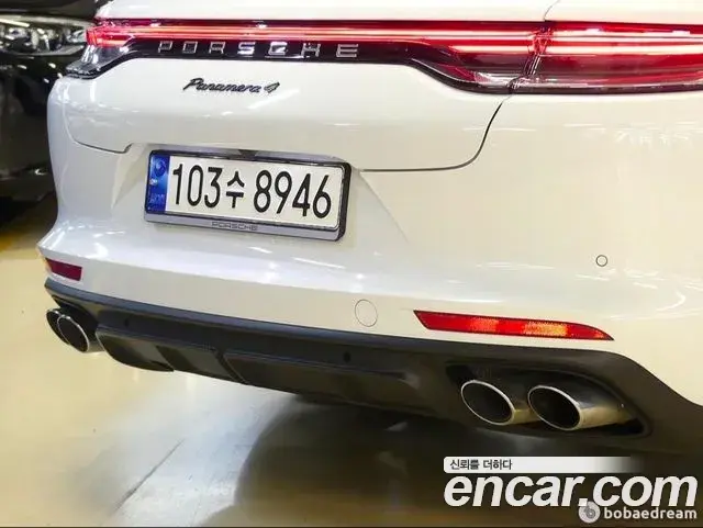 Porsche Panamera 2022 — Фото 19/20