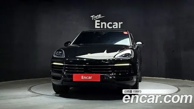 Porsche Cayenne 2022 — Photo 6/20