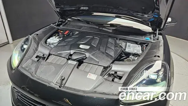Porsche Cayenne 2022 — Photo 10/20