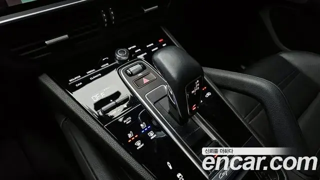 Porsche Cayenne 2022 — Photo 20/20