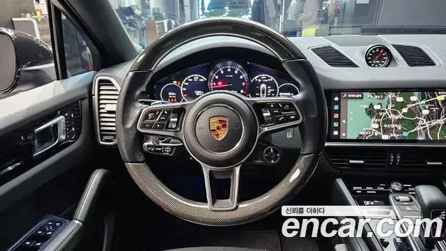 Porsche Cayenne 2022 — Photo 11/20