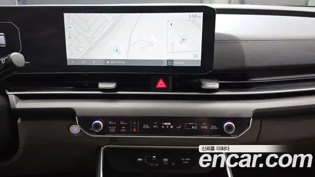 Kia Carnival 2024 — Photo 2/20