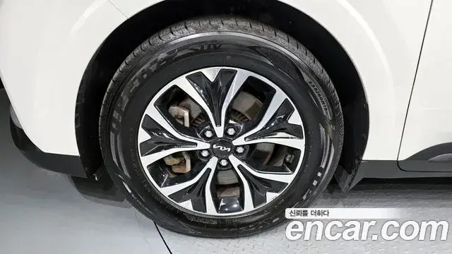 Kia Carnival 2022 — Фото 5/20