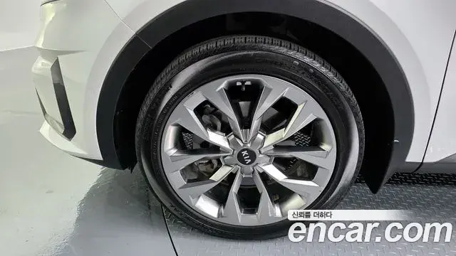 Kia Sorento 2021 — Фото 5/20