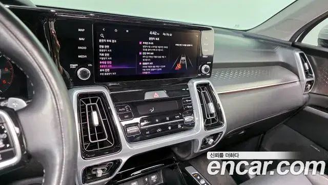 Kia Sorento 2021 — Фото 14/20