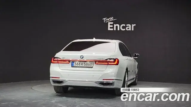 BMW 7 Series 2021 — ფოტო 16/21
