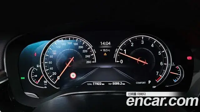 BMW 5 Series 2018 — Фото 8/20
