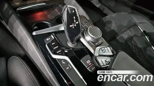 BMW 5 Series 2018 — Фото 9/20