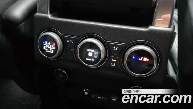 Land Rover Discovery 5 2018 — Фото 19/20