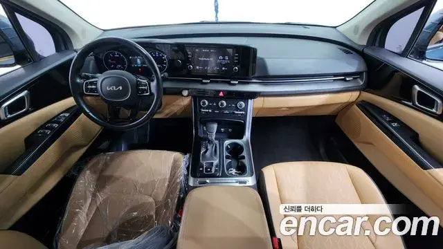 Kia Carnival 2021 — Photo 7/20