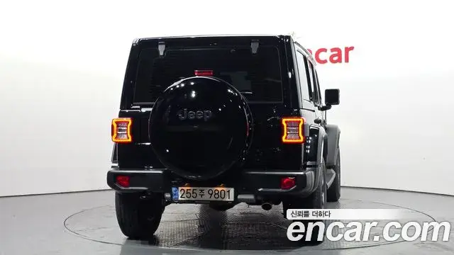 Jeep Wrangler 2021 — ფოტო 16/20