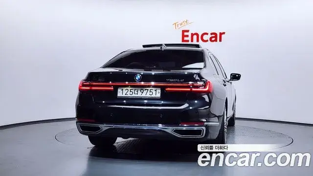 BMW 7 Series 2020 — ფოტო 17/20