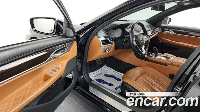 BMW 7 Series 2020 — ფოტო 2/20