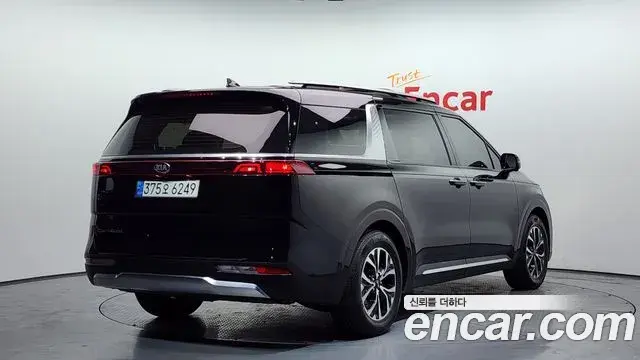 Kia Carnival 2021 — Фото 2/20