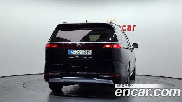 Kia Carnival 2021 — Фото 4/20