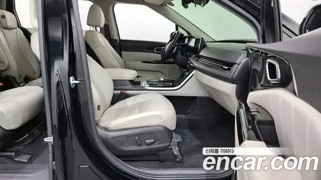 Kia Carnival 2021 — Фото 11/20