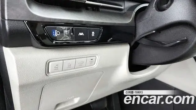Kia Carnival 2021 — Фото 16/20