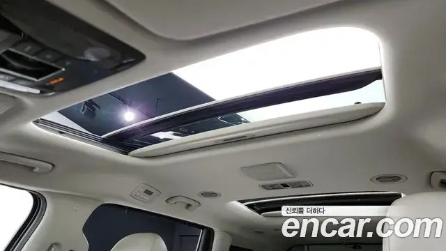 Kia Carnival 2021 — Фото 18/20