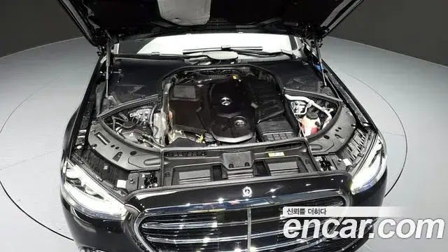 Mercedes-Benz S-Class 2025 — Фото 6/20