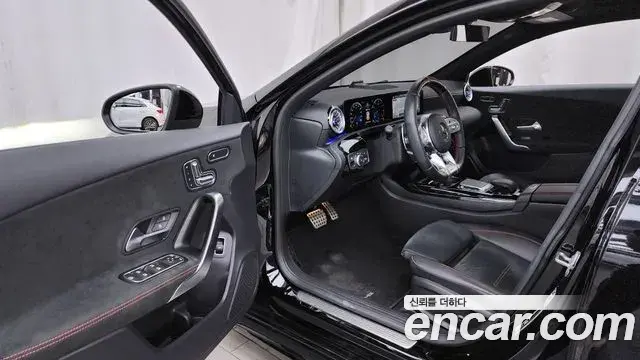Mercedes-Benz A-Class 2022 — Photo 2/20