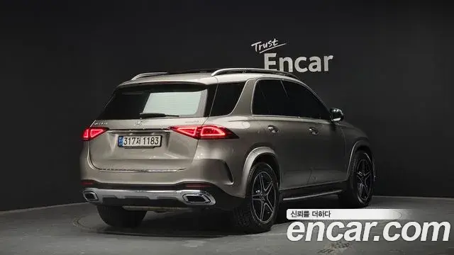 Mercedes-Benz GLE-Class 2021 — Şəkil 34/36