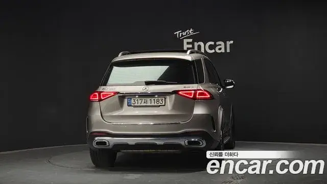 Mercedes-Benz GLE-Class 2021 — Şəkil 19/36