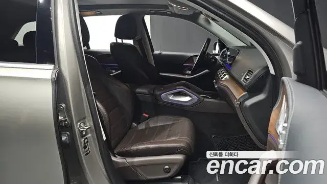 Mercedes-Benz GLE-Class 2021 — Şəkil 20/36