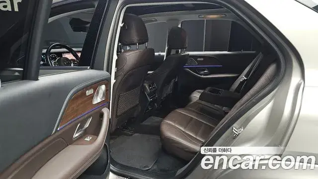 Mercedes-Benz GLE-Class 2021 — Şəkil 17/36