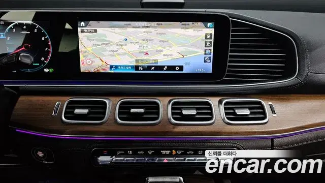 Mercedes-Benz GLE-Class 2021 — Şəkil 18/36