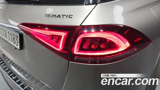 Mercedes-Benz GLE-Class 2021 — Şəkil 21/36
