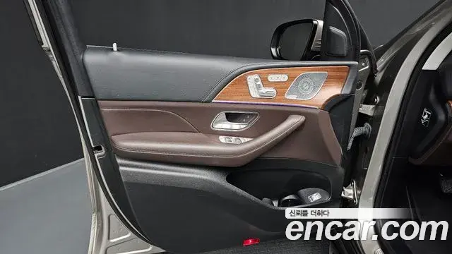 Mercedes-Benz GLE-Class 2021 — Şəkil 30/36