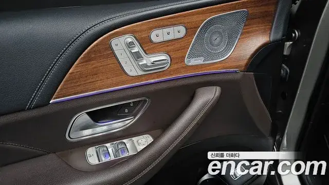 Mercedes-Benz GLE-Class 2021 — Şəkil 32/36
