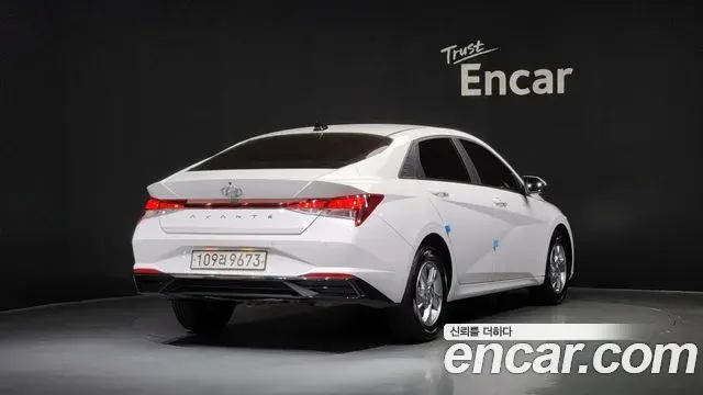 Hyundai The New Avante Hybrid 2023 — Photo 22/31