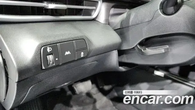 Hyundai The New Avante Hybrid 2023 — Photo 31/31