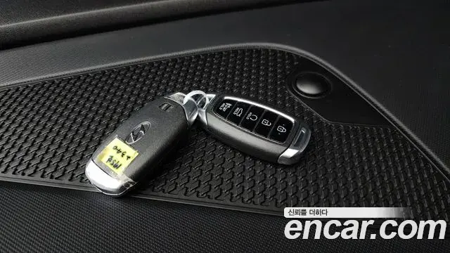 Hyundai The New Avante Hybrid 2023 — Photo 16/31