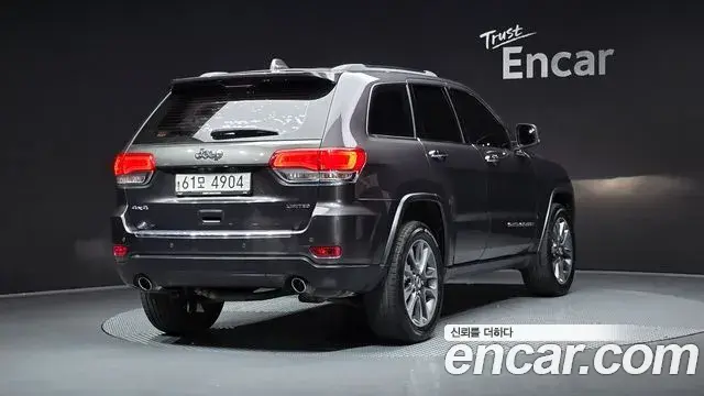 Jeep Grand Cherokee 2018 — Şəkil 19/20