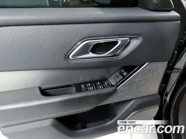 Land Rover Range Rover Velar 2019 — Photo 17/20