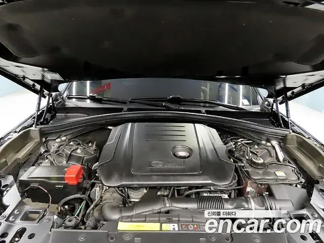 Land Rover Range Rover Velar 2019 — Photo 11/20