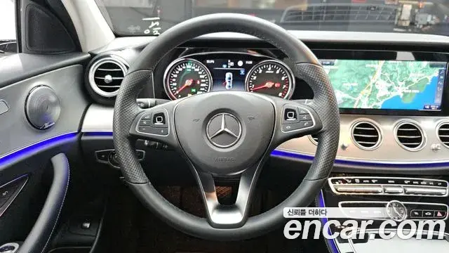 Mercedes-Benz E-Class 2018 — Photo 20/30