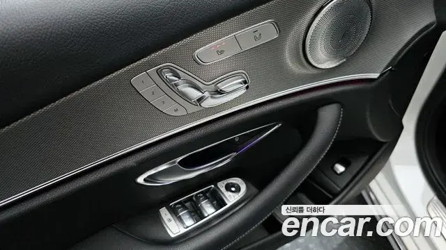 Mercedes-Benz E-Class 2018 — Photo 25/30