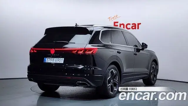 Volkswagen Touareg 2025 — Şəkil 18/20