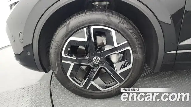Volkswagen Touareg 2025 — Şəkil 17/20