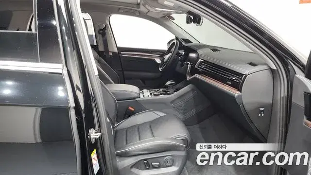 Volkswagen Touareg 2025 — Şəkil 13/20