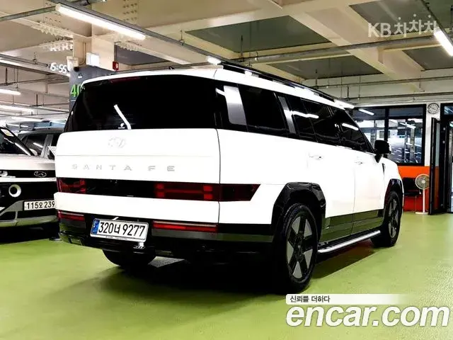 Hyundai Santa Fe 2023 — ფოტო 16/20
